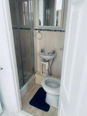 KingBedStudio-Parking-SouthLondon-TownCentre